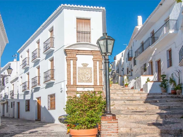 Living in Frigiliana: village life, views and white-village lifestyle